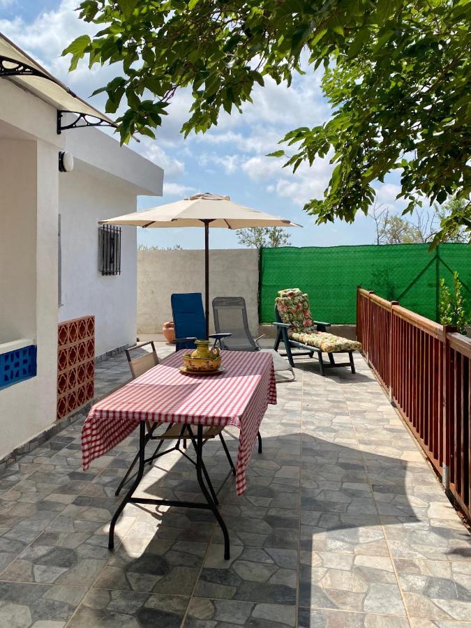 Casa Dominaty Acomodação com café da manhã Cálig Exterior foto