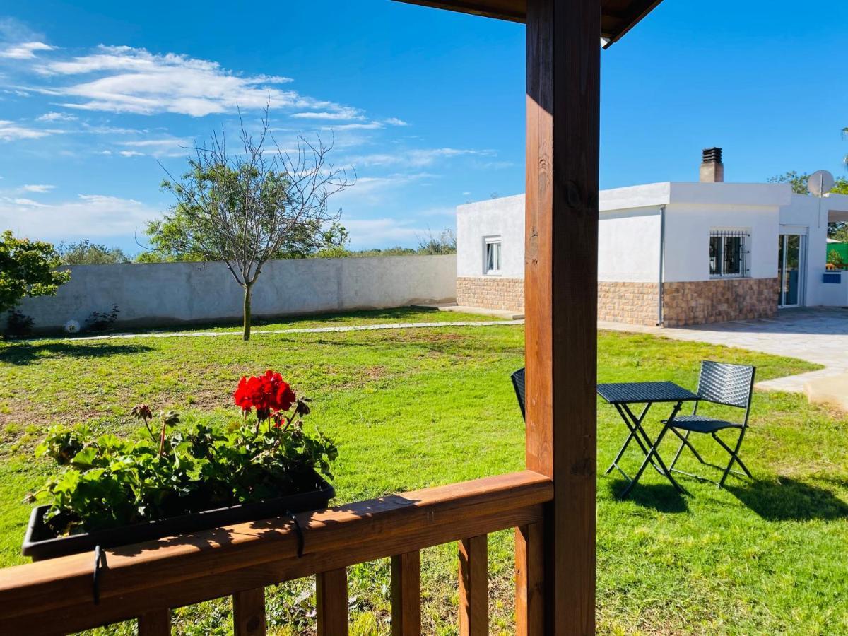 Casa Dominaty Acomodação com café da manhã Cálig Exterior foto
